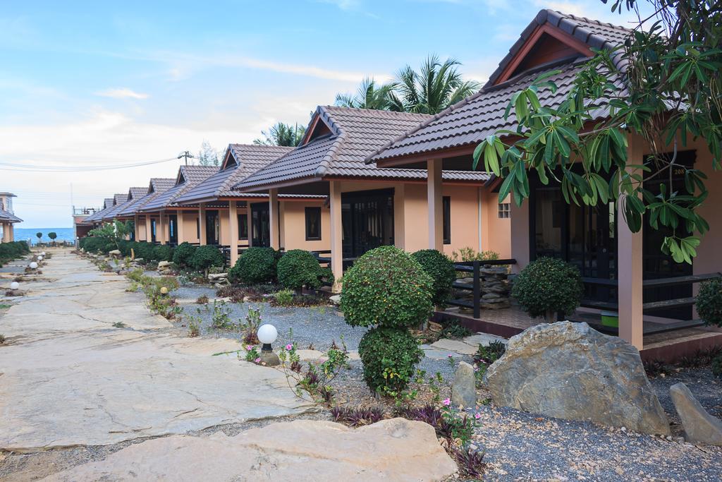 Needa Rock Resort Khanom Kültér fotó