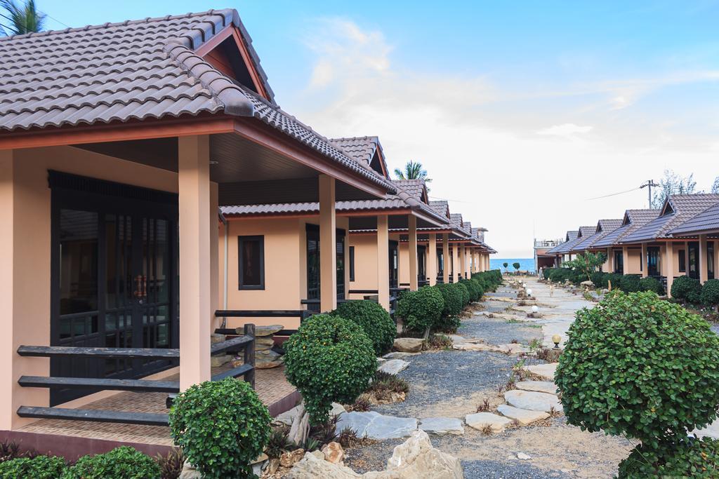 Needa Rock Resort Khanom Kültér fotó