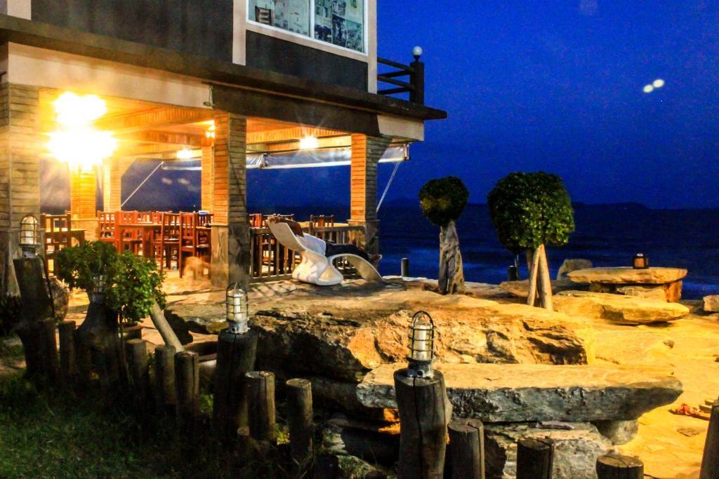 Needa Rock Resort Khanom Kültér fotó